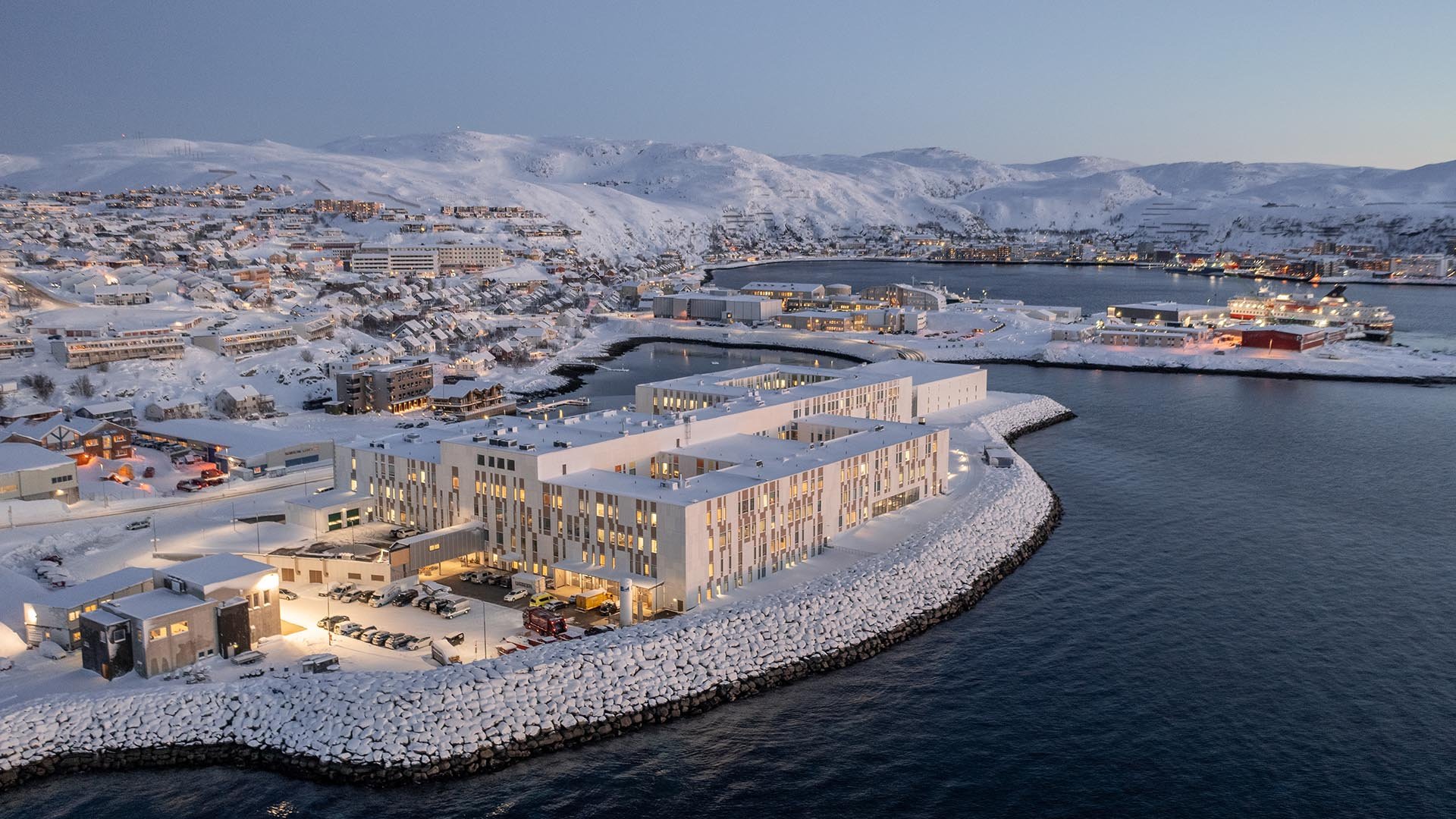 Hammerfest-sykehus-drone-Foto-Tor-Even-Mathisen-Finnmarkssykehuset